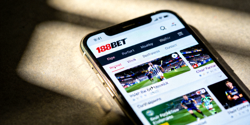 스마트폰 화면에서 188BET 웹사이트가 열려 있는 모습